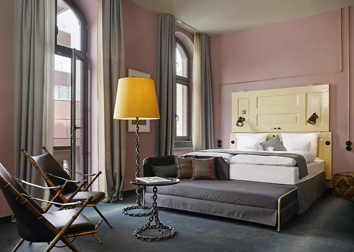 Hotel 25hours Altes Hafenamt 4*