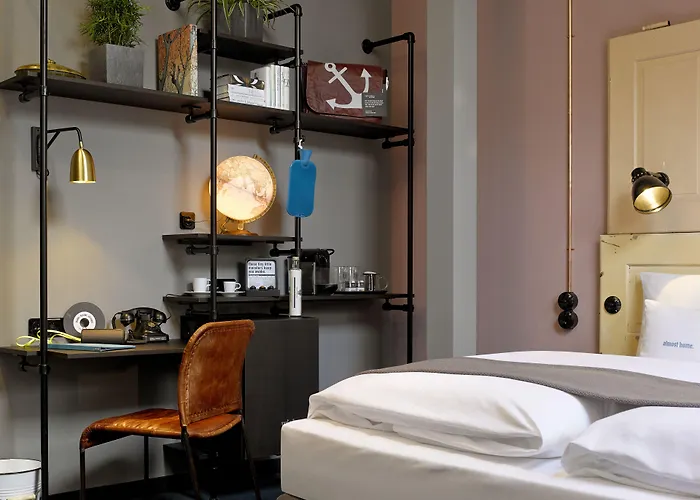 Hotel 25hours Altes Hafenamt 4*