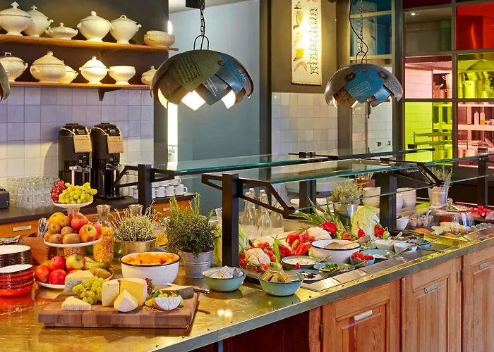 Hotel 25hours Altes Hafenamt 4*
